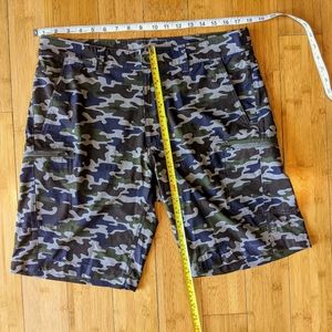 Eddie Bauer Flexion Amphib Cargo Shorts Camo 34